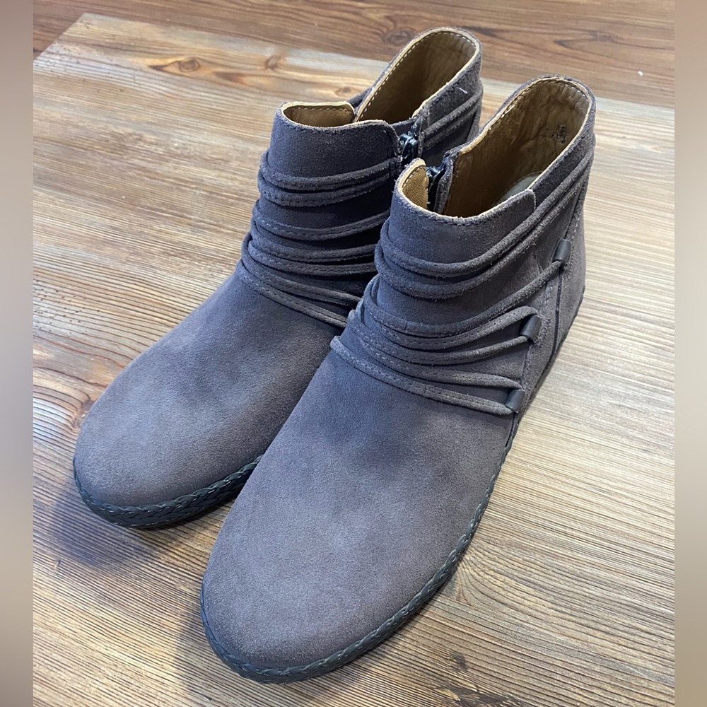 Stylish Gray Women's Ankle Boots